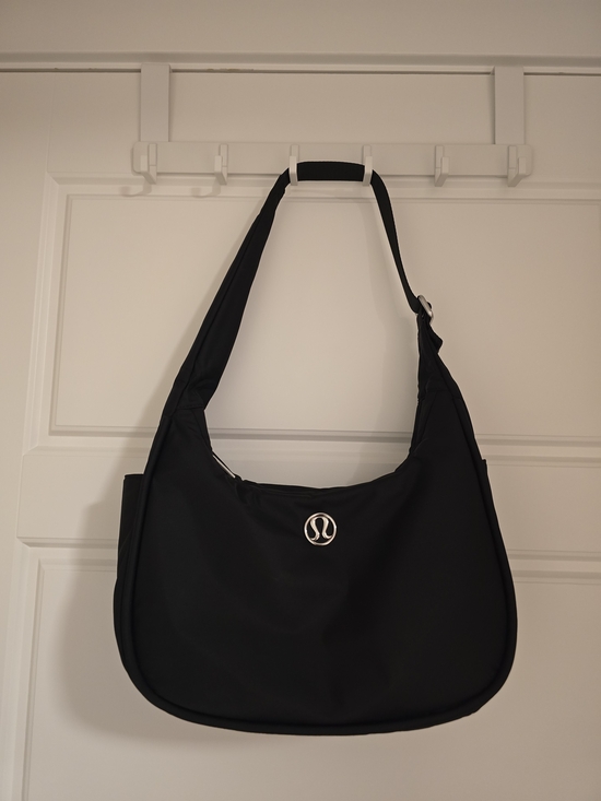 lululemon athletica Handbags - Lululemon City Essentials Shoulder Bag 4L